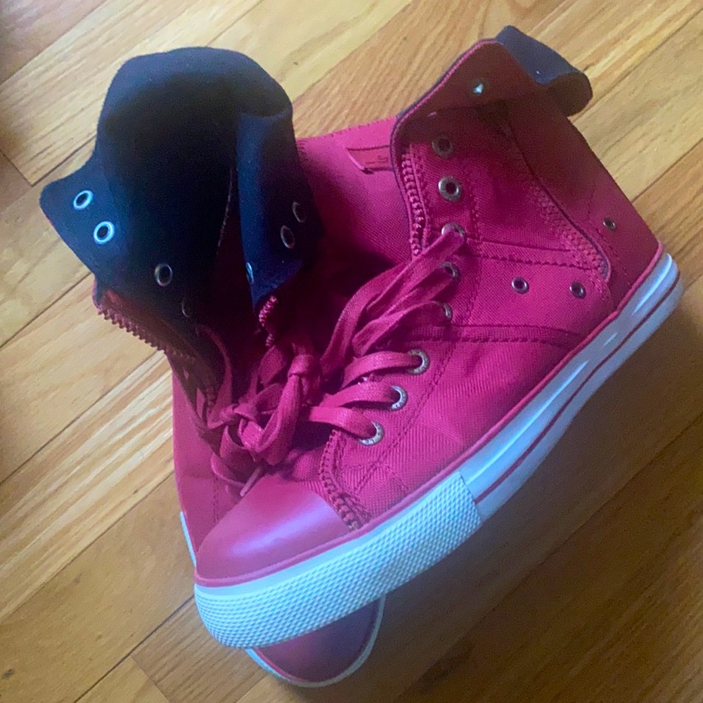 10.5 LEVI SNEAKER (WORN ONCE)